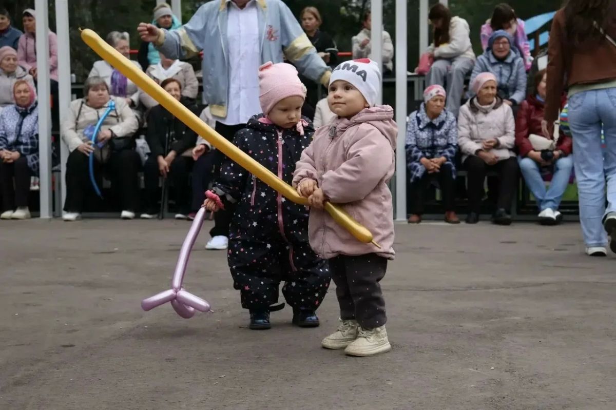 В Засвияжском районе после обновления открылся сквер «Династия» В Засвияжском районе после обновления открылся сквер «Династия»
