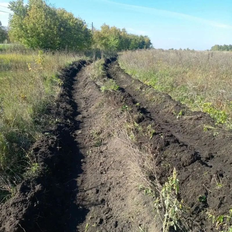 В ульяновском микрорайоне Мостовая начали чистить водоотводные лотки, траншеи и канавы В ульяновском микрорайоне Мостовая начали чистить водоотводные лотки, траншеи и канавы