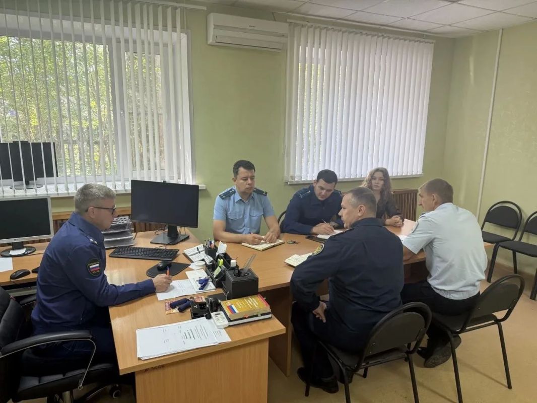 Под председательством прокурора Барышского района Киселева М.С. проведено межведомственное совещание по вопросам состояния законности при исполнении наказаний, не связанных с изоляцией от общества, а также недопущения... Под председательством прокурора Барышского района Киселева М.С. проведено межведомственное совещание по вопросам состояния законности при исполнении наказаний, не связанных с изоляцией от общества, а также недопущения...