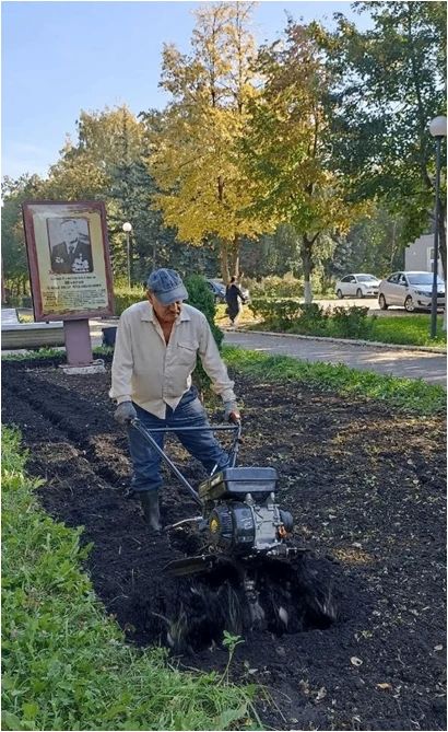 В ульяновском микрорайоне Мостовая начали чистить водоотводные лотки, траншеи и канавы В ульяновском микрорайоне Мостовая начали чистить водоотводные лотки, траншеи и канавы