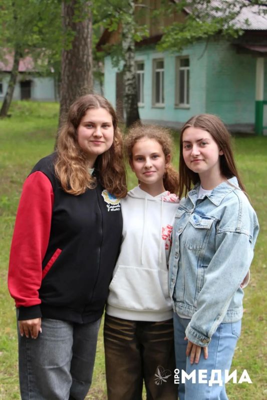 Эвелина Велиева из ульяновского лагеря «Светлячок» стала победителем Всероссийского конкурса «Лучший вожатый России» Эвелина Велиева из ульяновского лагеря «Светлячок» стала победителем Всероссийского конкурса «Лучший вожатый России»