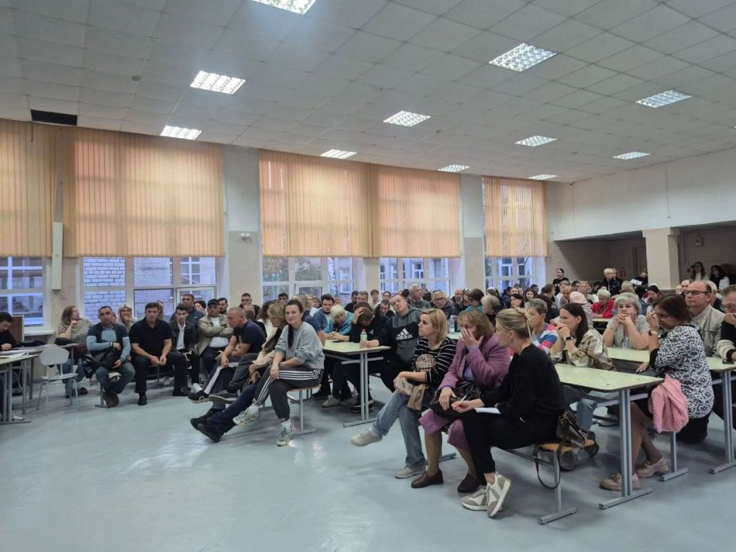 По указанию главы города Александра Болдакина специалисты поисково-спасательной службы «Управления гражданской защиты» окажут содействие людям, у кого заклинило входные и межкомнатные двери, в обеспечении доступа По указанию главы города Александра Болдакина специалисты поисково-спасательной службы «Управления гражданской защиты» окажут содействие людям, у кого заклинило входные и межкомнатные двери, в обеспечении доступа