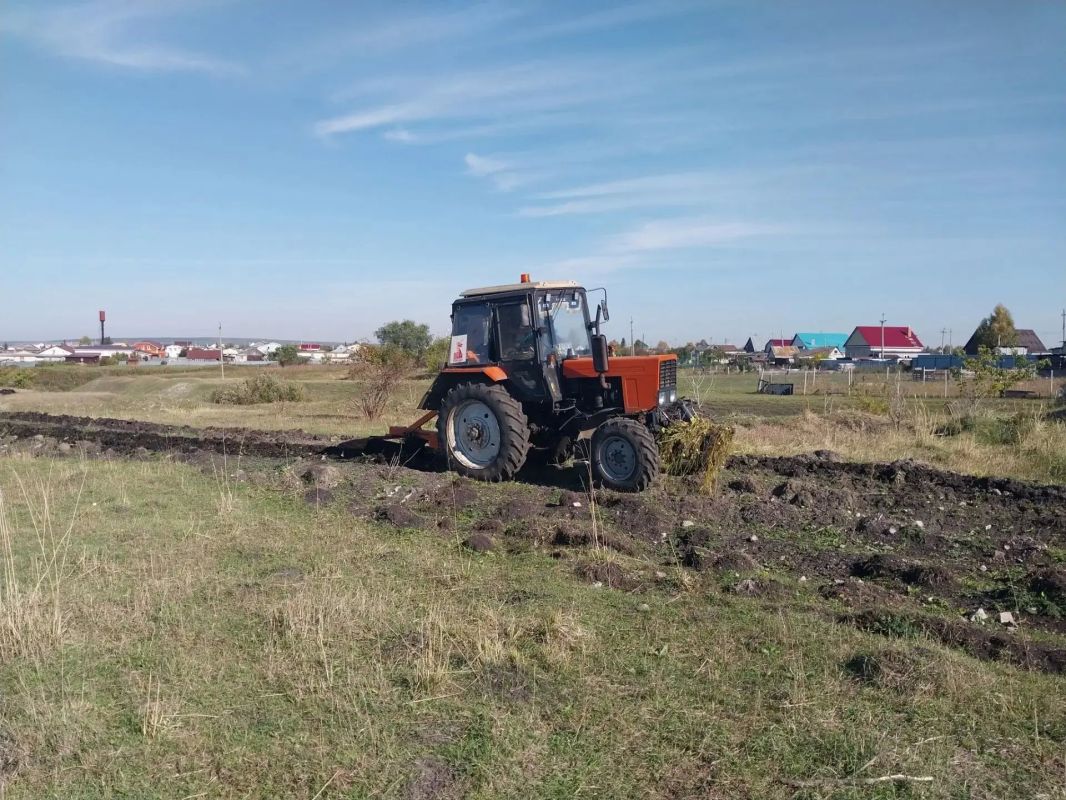 Днем 24 сентября на дорогах Ульяновска работало больше 100 единиц техники Днем 24 сентября на дорогах Ульяновска работало больше 100 единиц техники