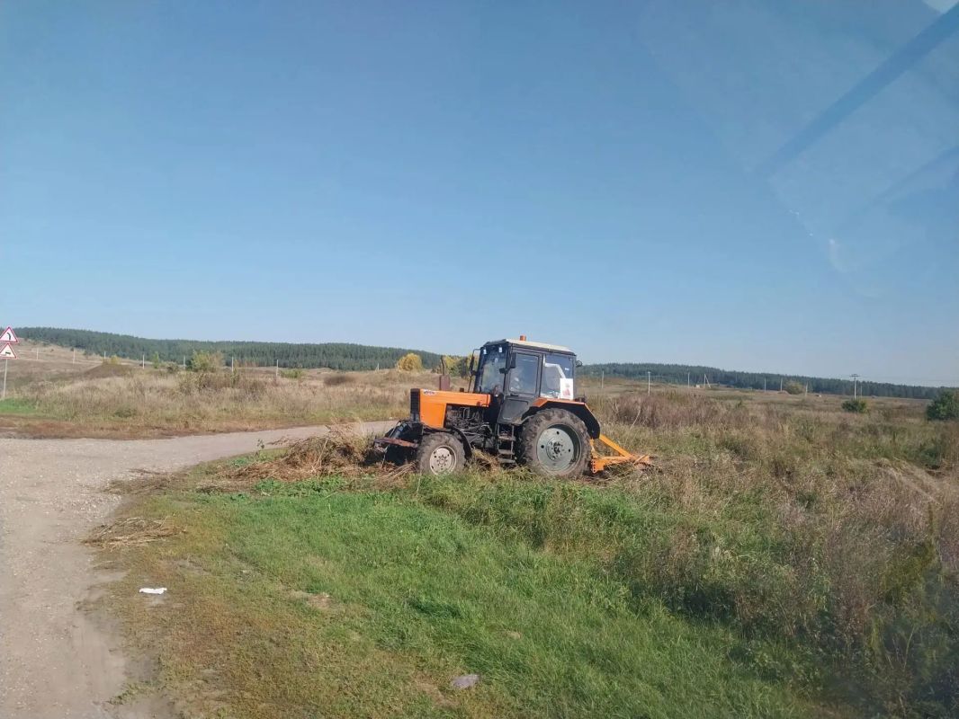 В Ульяновске городские службы продолжают устранять последствия атаки беспилотников В Ульяновске городские службы продолжают устранять последствия атаки беспилотников