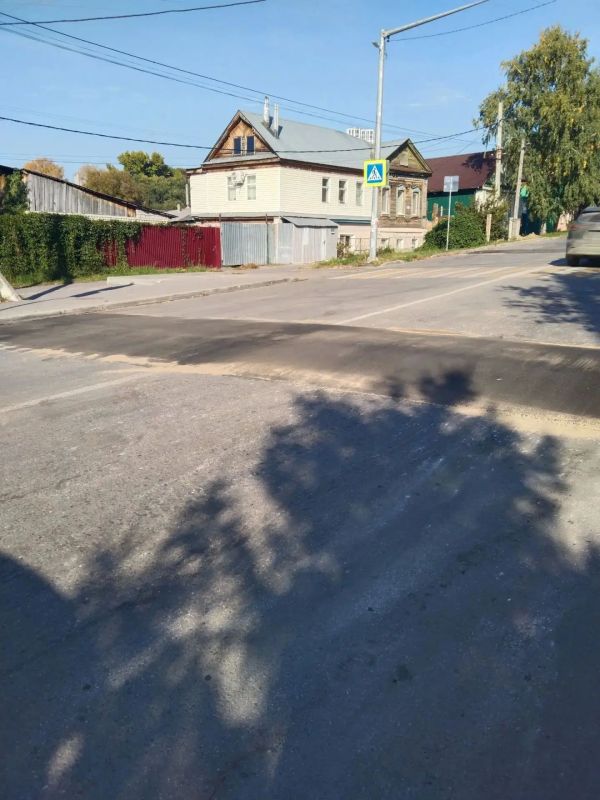 В Ульяновске городские службы продолжают устранять последствия атаки беспилотников В Ульяновске городские службы продолжают устранять последствия атаки беспилотников
