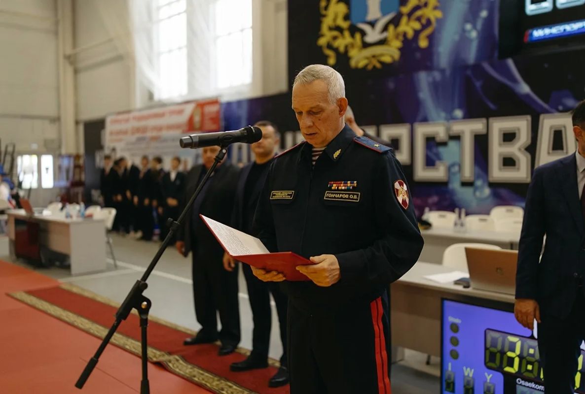 В Ульяновске прошел юбилейный турнир по дзюдо, посвященный памяти сотрудника СОБР старшего лейтенанта милиции Эльвира Якупова и других героев, погибших при исполнении служебного долга В Ульяновске прошел юбилейный турнир по дзюдо, посвященный памяти сотрудника СОБР старшего лейтенанта милиции Эльвира Якупова и других героев, погибших при исполнении служебного долга