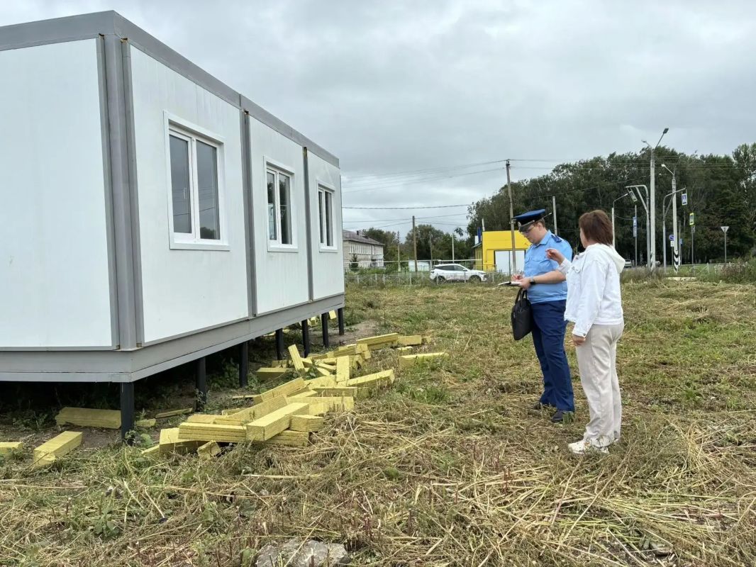 Прокуратура Мелекесского района проводит проверку исполнения законодательства в сфере здравоохранения Прокуратура Мелекесского района проводит проверку исполнения законодательства в сфере здравоохранения