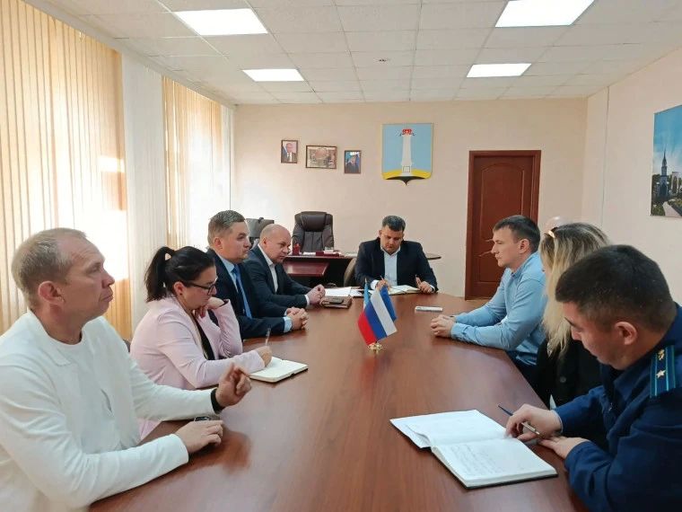 Проблемными лифтами в многоэтажке на Александра Невского займутся специалисты завода-изготовителя