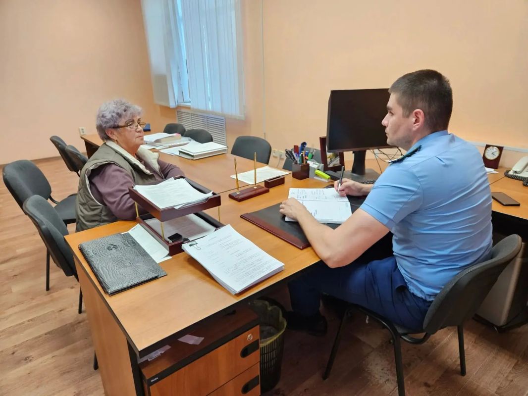 Прокурор Старомайнского района Юнусов Р.И. провёл личный приём субъектов предпринимательской деятельности Прокурор Старомайнского района Юнусов Р.И. провёл личный приём субъектов предпринимательской деятельности