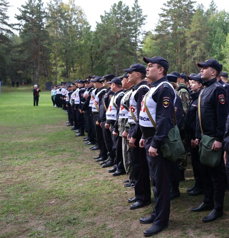 Полицейские Ульяновской области приняли участие в служебно-прикладной эстафете Полицейские Ульяновской области приняли участие в служебно-прикладной эстафете