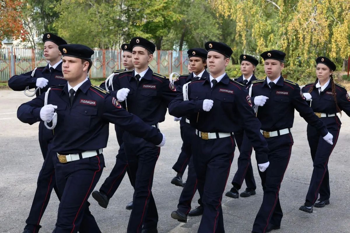 Ульяновские полицейские организовали военно-спортивные игры для школьников Ульяновские полицейские организовали военно-спортивные игры для школьников