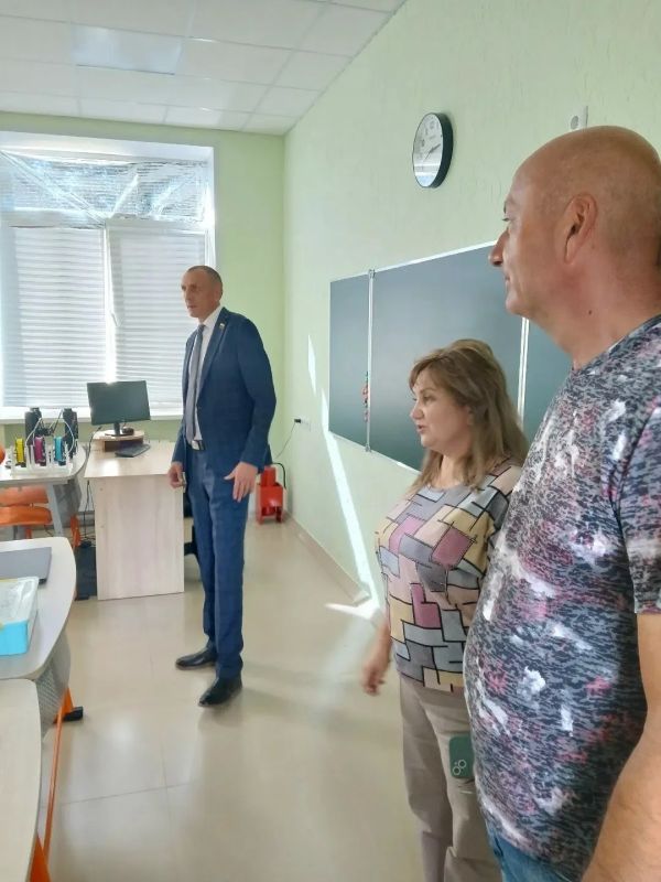 Депутат Гордумы Юрий Савинцев доставил гуманитурную помощь в Лутугино Депутат Гордумы Юрий Савинцев доставил гуманитурную помощь в Лутугино