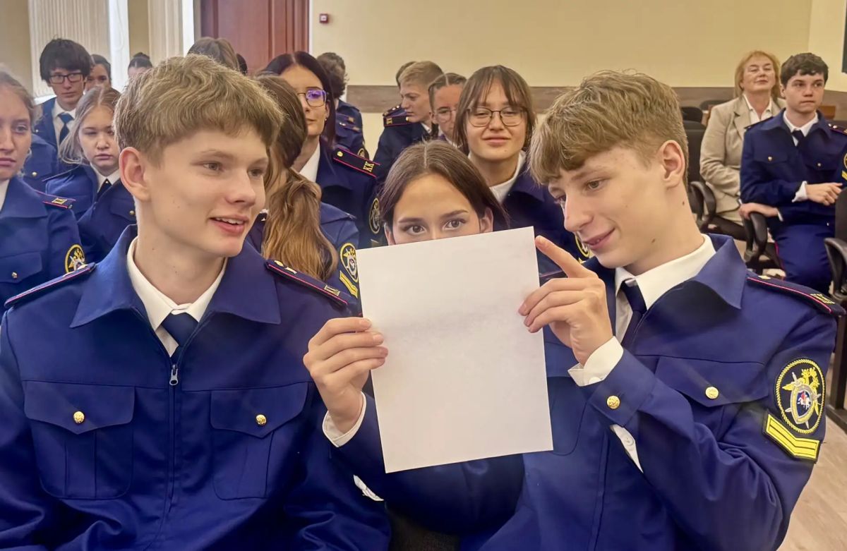 В Ульяновске следователь -криминалист регионального следственного управления провел занятие с кадетами профильных классов СК России В Ульяновске следователь -криминалист регионального следственного управления провел занятие с кадетами профильных классов СК России
