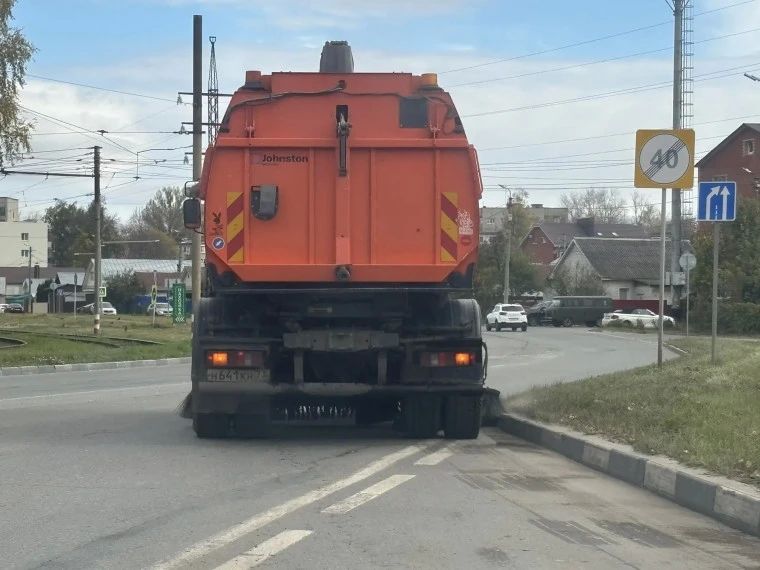 Ульяновские дорожники организовали дежурство техники с противогололедными реагентами