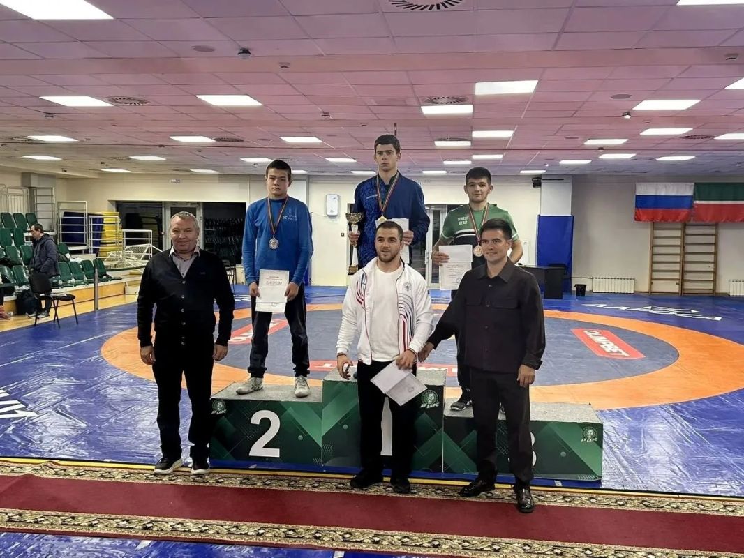 Ульяновские спортсмены успешно выступили на Всероссийских соревнованиях по вольной борьбе среди мужчин и женщин Ульяновские спортсмены успешно выступили на Всероссийских соревнованиях по вольной борьбе среди мужчин и женщин