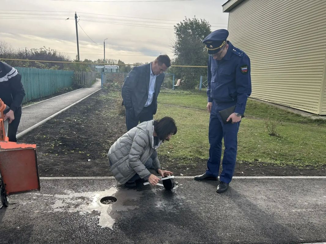 Прокуратура Цильнинского района проводит проверку исполнения законодательства, регламентирующего вопросы реализации мероприятий по благоустройству придомовых территорий Прокуратура Цильнинского района проводит проверку исполнения законодательства, регламентирующего вопросы реализации мероприятий по благоустройству придомовых территорий