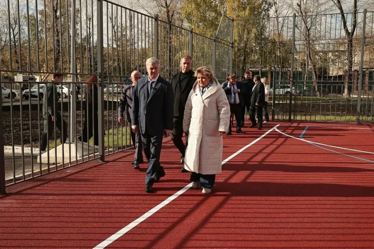 На территории кадетской школы № 7 имени В.В. Кашкадамовой завершилось строительство многофункционального спортивного пространства На территории кадетской школы № 7 имени В.В. Кашкадамовой завершилось строительство многофункционального спортивного пространства