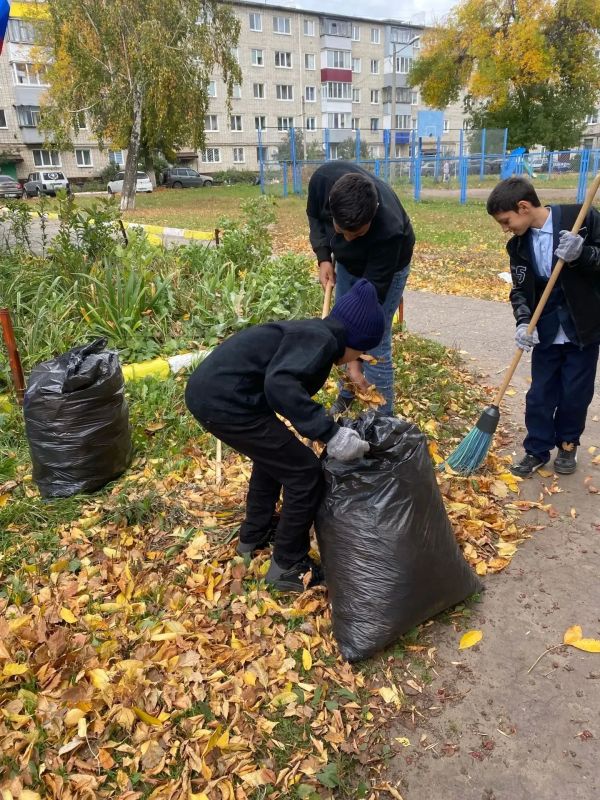 Сегодня наш город готовится к наступлению зимы - в Ульяновске проходит очередная "санитарная пятница" Сегодня наш город готовится к наступлению зимы - в Ульяновске проходит очередная "санитарная пятница"