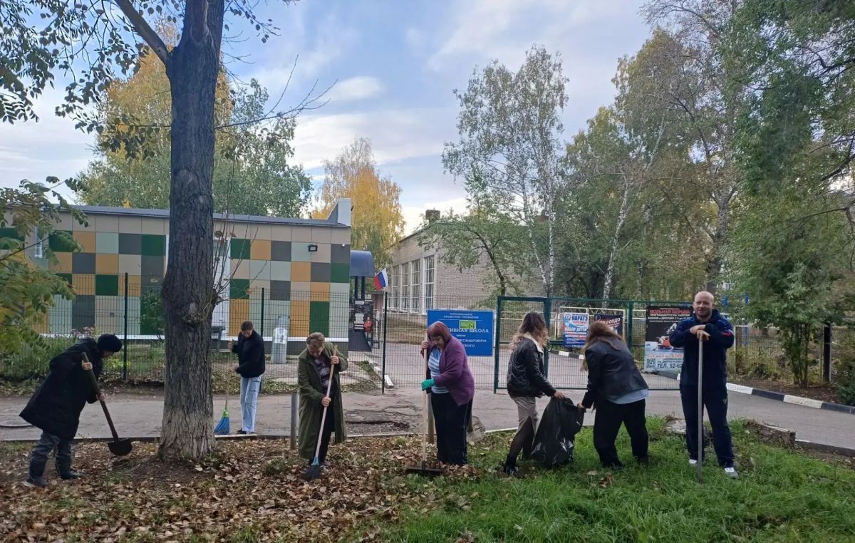 Сегодня наш город готовится к наступлению зимы - в Ульяновске проходит очередная "санитарная пятница" Сегодня наш город готовится к наступлению зимы - в Ульяновске проходит очередная "санитарная пятница"