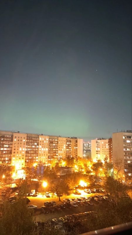 Северное сияние озарило небо над российскими регионами Северное сияние озарило небо над российскими регионами