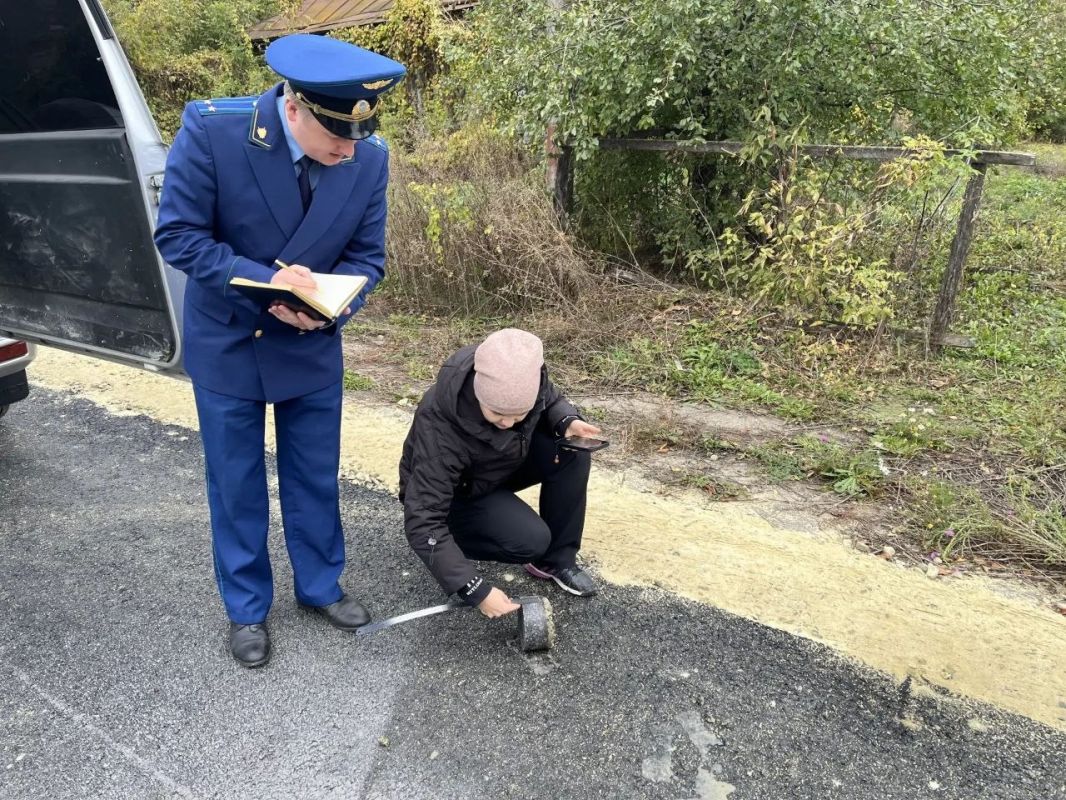 Прокуратуры Сурского, Старомайнского и Радищевского районов проводят проверки исполнения законодательства о безопасности дорожного движения Прокуратуры Сурского, Старомайнского и Радищевского районов проводят проверки исполнения законодательства о безопасности дорожного движения