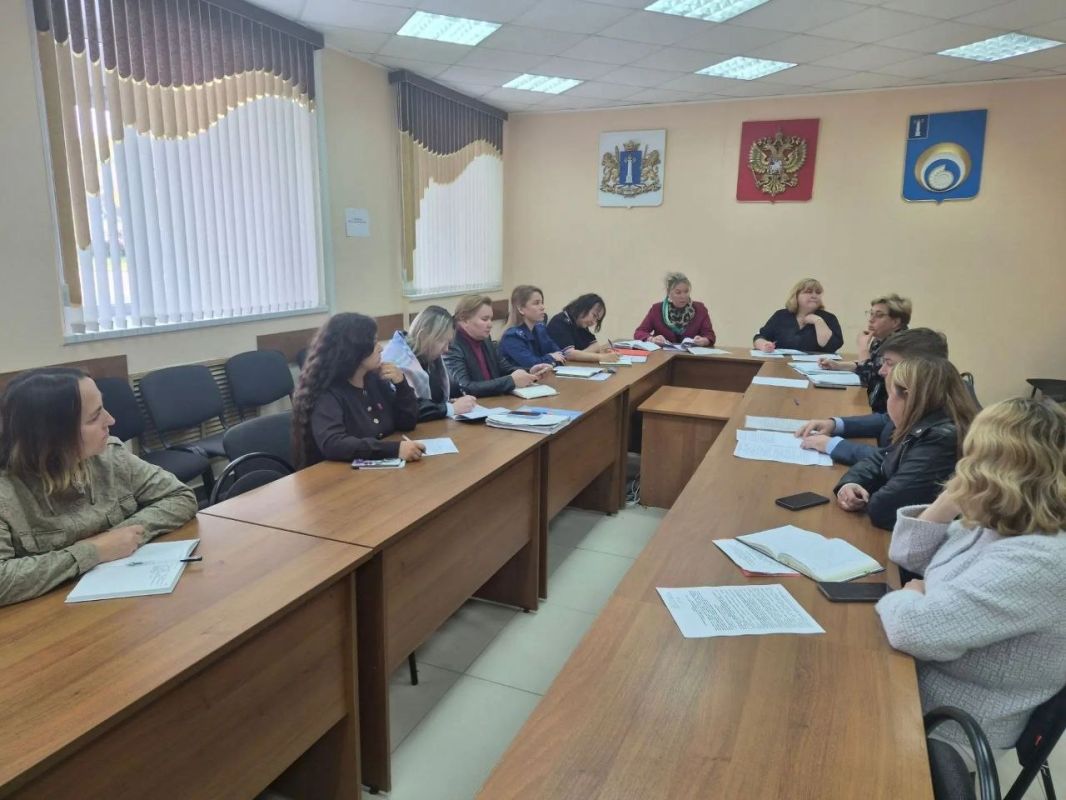 Помощник прокурора Ульяновского района Низамова Ф.Ф. приняла участие в заседании комиссии по делам несовершеннолетних и защите их прав администрации МО "Ульяновский район" Помощник прокурора Ульяновского района Низамова Ф.Ф. приняла участие в заседании комиссии по делам несовершеннолетних и защите их прав администрации МО "Ульяновский район"
