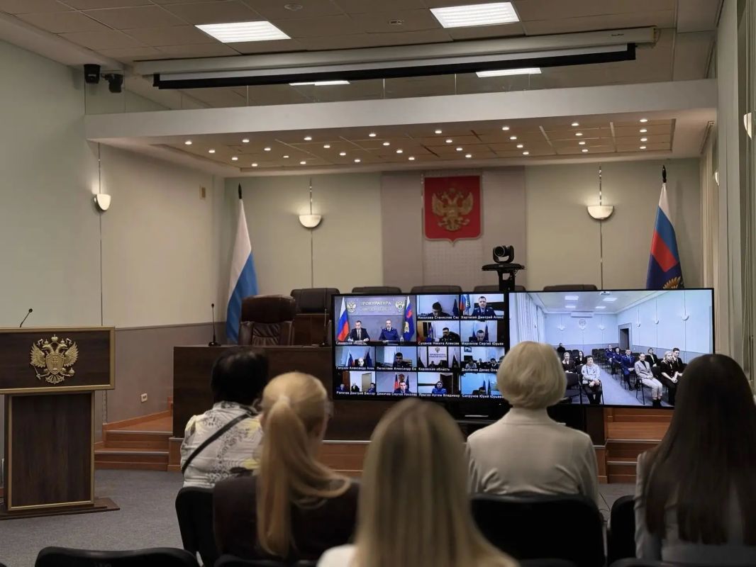 В рамках реализации мероприятий по государственно-патриотическому воспитанию ветераны и молодые специалисты прокуратуры Ульяновской области приняли участие в конференции ветеранских организаций прокуратур субъектов... В рамках реализации мероприятий по государственно-патриотическому воспитанию ветераны и молодые специалисты прокуратуры Ульяновской области приняли участие в конференции ветеранских организаций прокуратур субъектов...