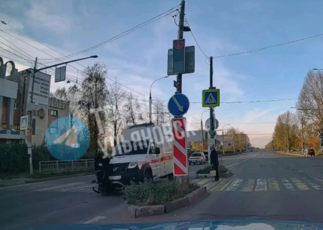 В Новом городе машина скорой помощи сбила подростка на велосипеде