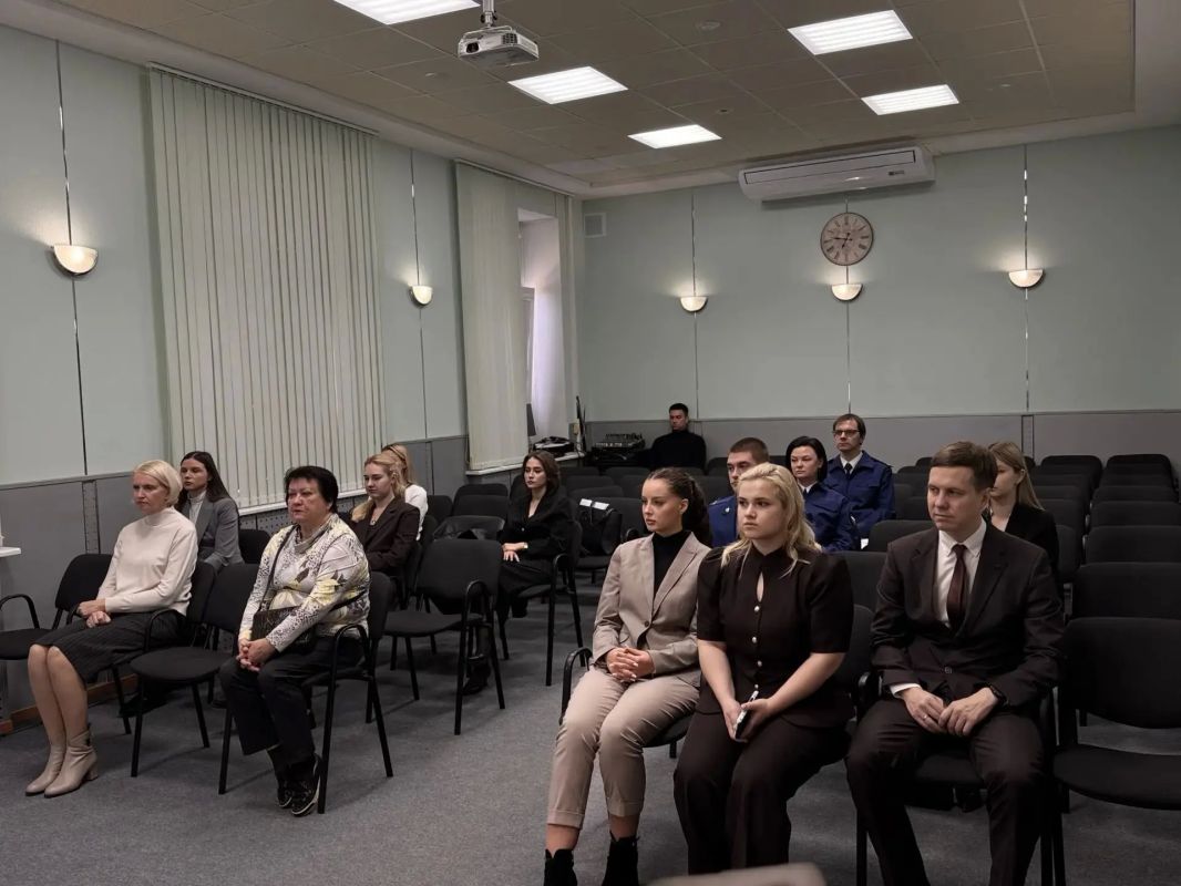 В рамках реализации мероприятий по государственно-патриотическому воспитанию ветераны и молодые специалисты прокуратуры Ульяновской области приняли участие в конференции ветеранских организаций прокуратур субъектов... В рамках реализации мероприятий по государственно-патриотическому воспитанию ветераны и молодые специалисты прокуратуры Ульяновской области приняли участие в конференции ветеранских организаций прокуратур субъектов...