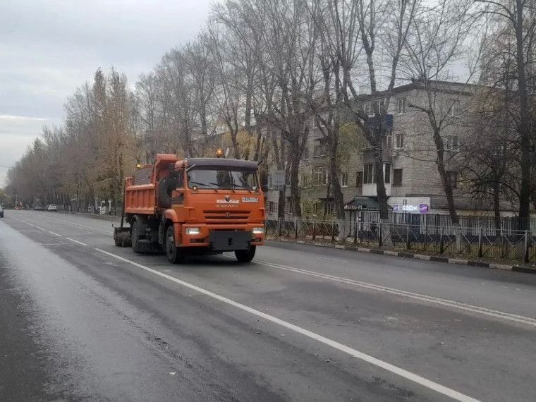 Ульяновские дорожники заасфальтировали первую парковку «Авиастара» Ульяновские дорожники заасфальтировали первую парковку «Авиастара»