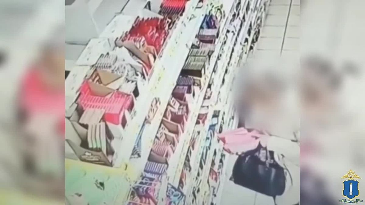 В Ульяновске женщина вынесла из магазина 142 плиток шоколада