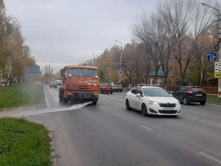 Ульяновские дорожники заасфальтировали первую парковку «Авиастара» Ульяновские дорожники заасфальтировали первую парковку «Авиастара»