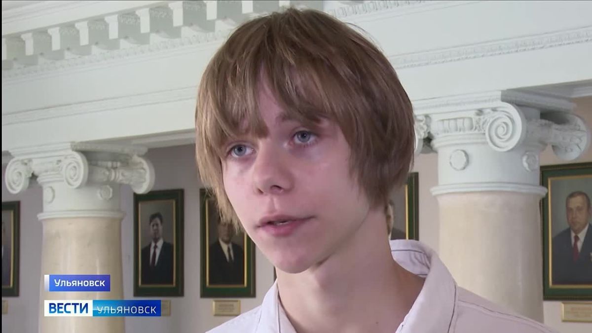 Губернатор Алексей Русских встретился с воспитанниками детских домов, которые достойно представили регион в окружном фестивале "Вернуть детство"