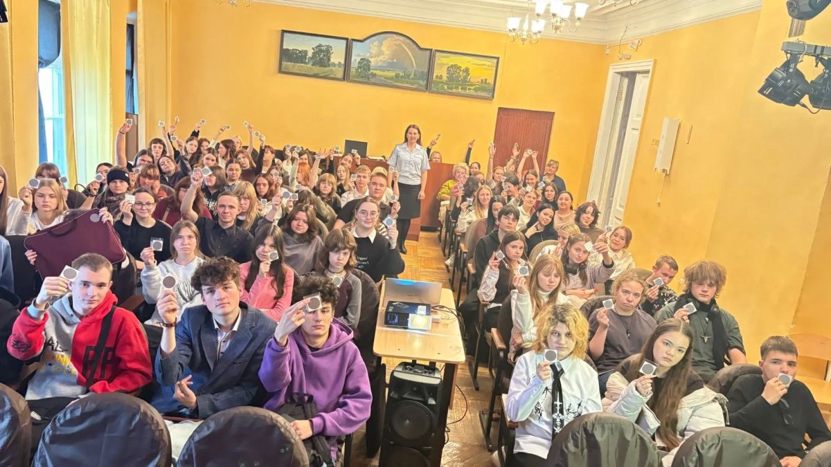 Сотрудники Госавтоинспекции организовали «Краш-курс» для студентов колледжа культуры и искусства Сотрудники Госавтоинспекции организовали «Краш-курс» для студентов колледжа культуры и искусства