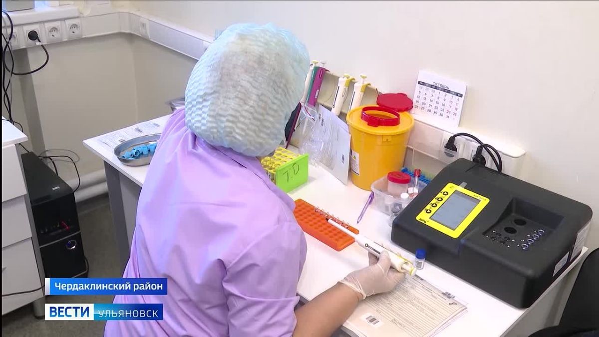 Чтобы медицинская помощь была доступна жителям небольших населённых пунктов, в регионе продолжают привлекать специалистов в районные больницы и ФАПы