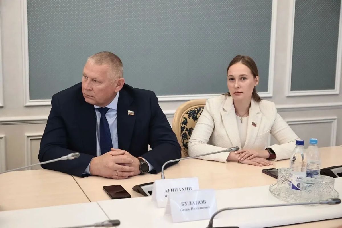 Губернатор Алексей Русских обсудил с депутатами УГД векторы развития областного центра на ближайшее будущее Губернатор Алексей Русских обсудил с депутатами УГД векторы развития областного центра на ближайшее будущее